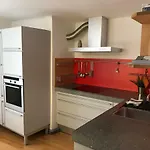 Проживание в семье Mozart - House *