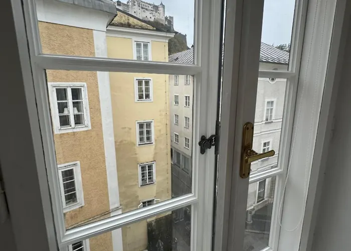 Проживание в семье Mozart - House *